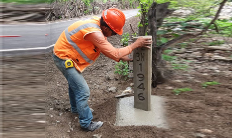 instalación de hitos kilométricos