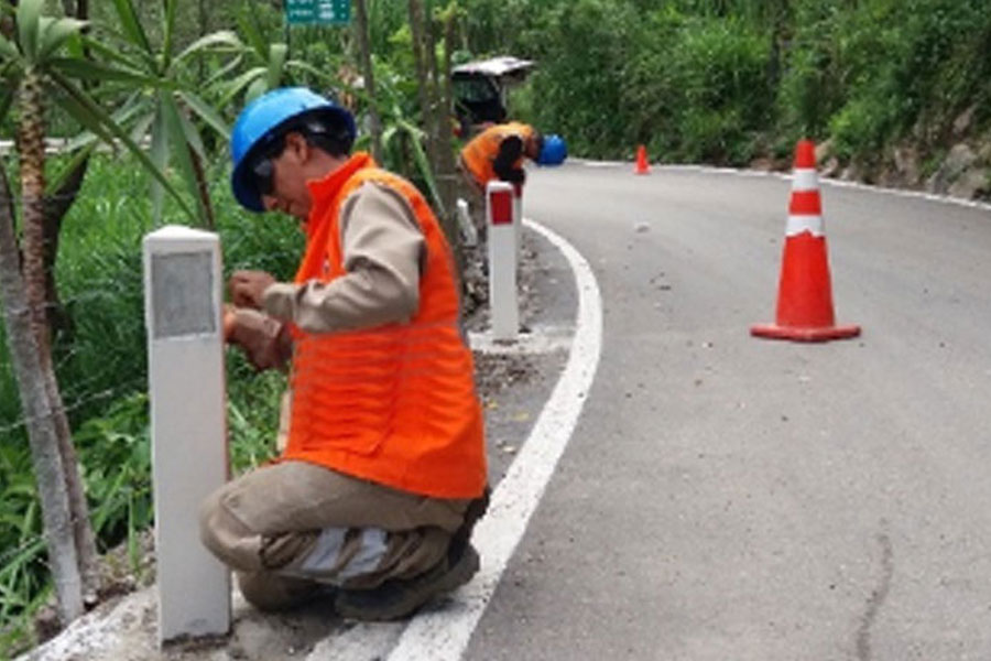 instalacion de delineadores viales